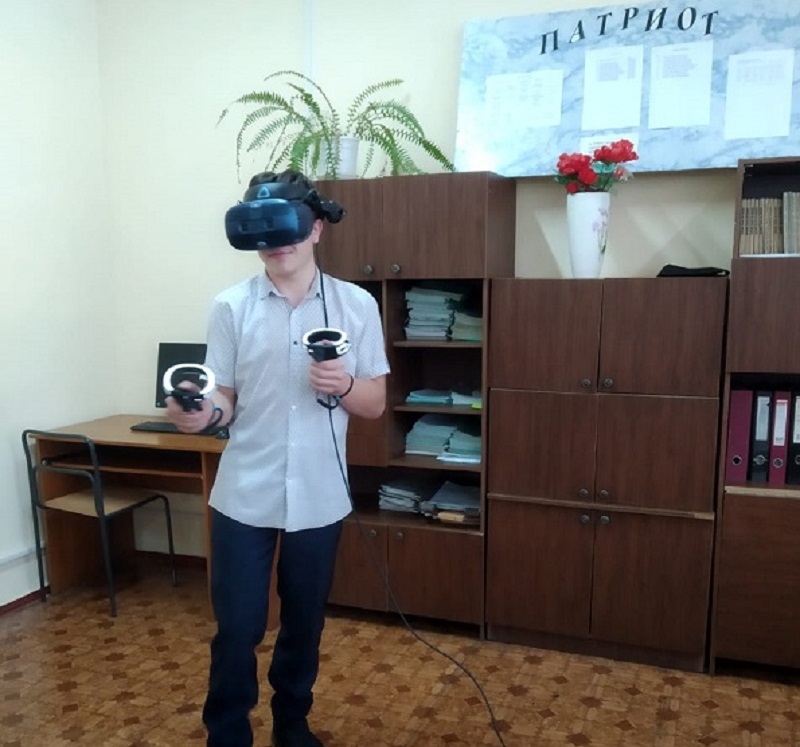 работа сс VR-шлемом